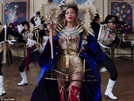  Beyonce Mrs Carter O2 ad